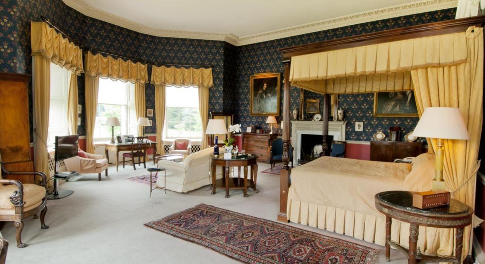 Four Poster Room