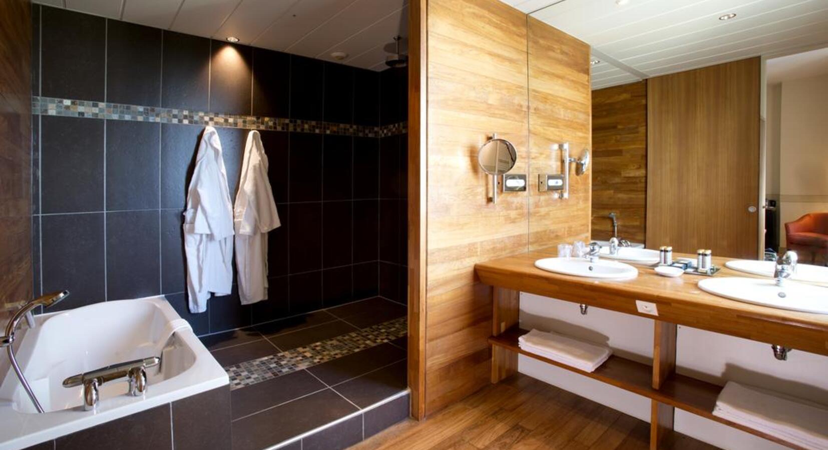 En Suite Bathroom