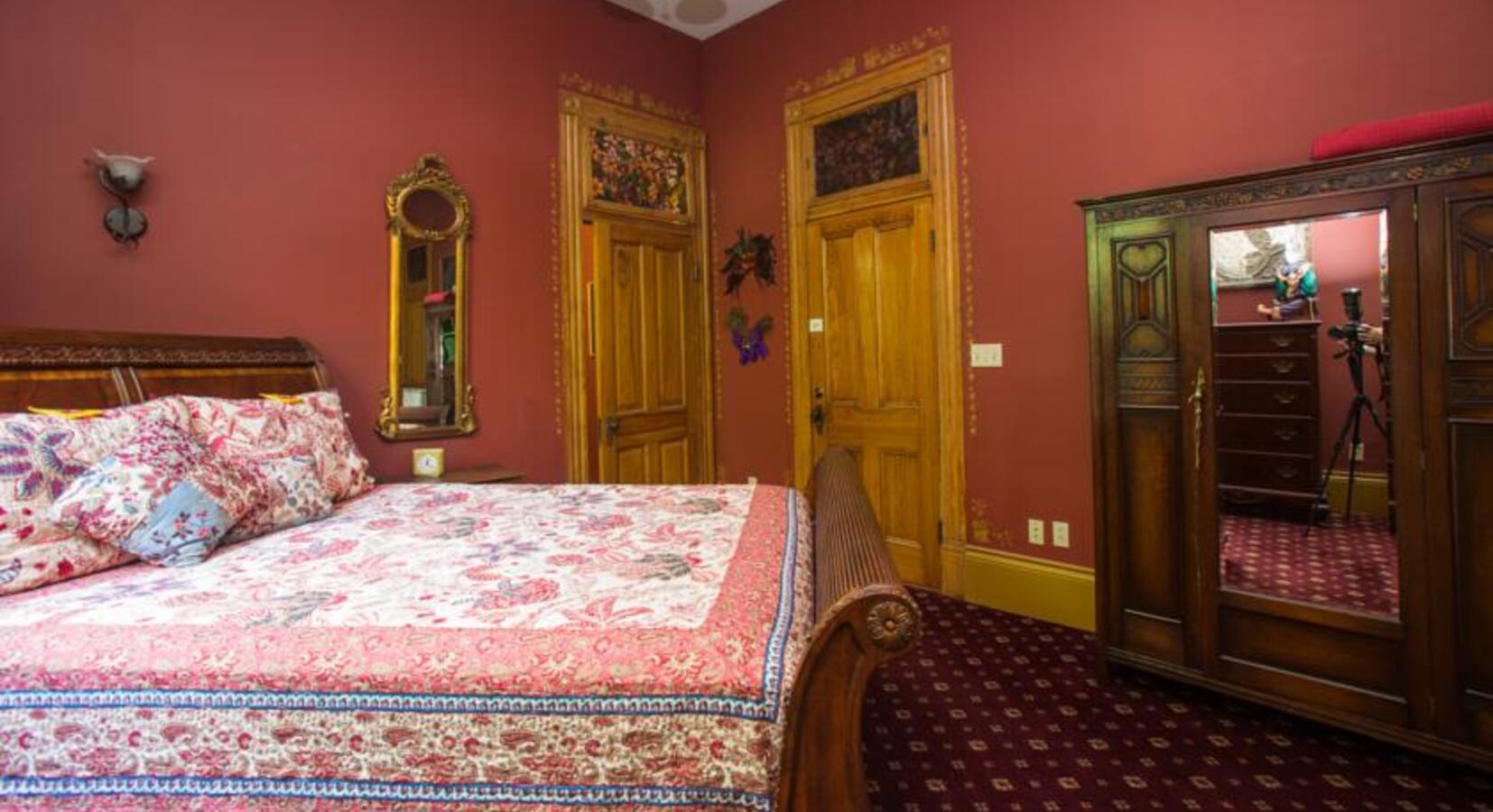 Queen Room