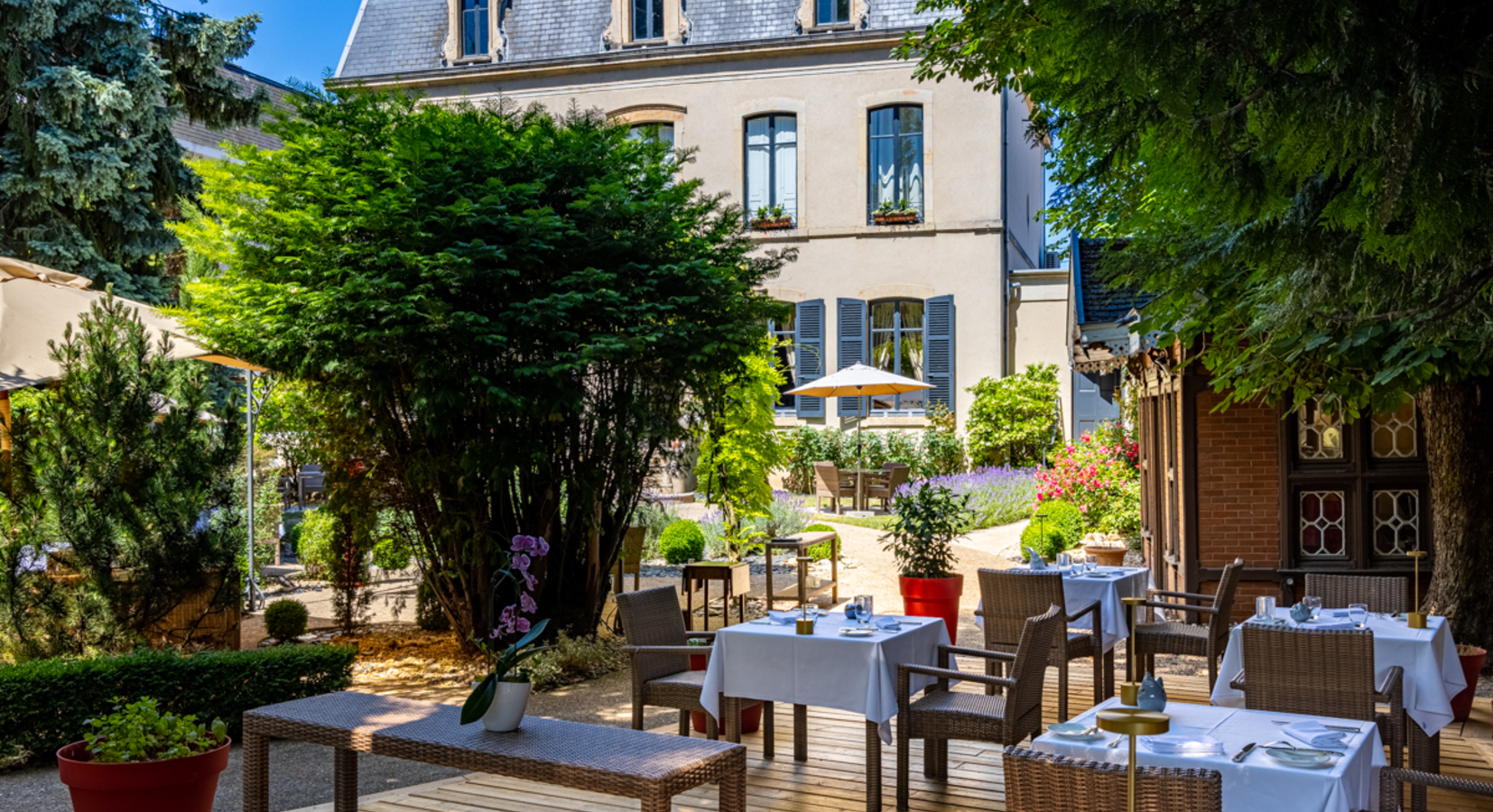 Restaurant Terrace