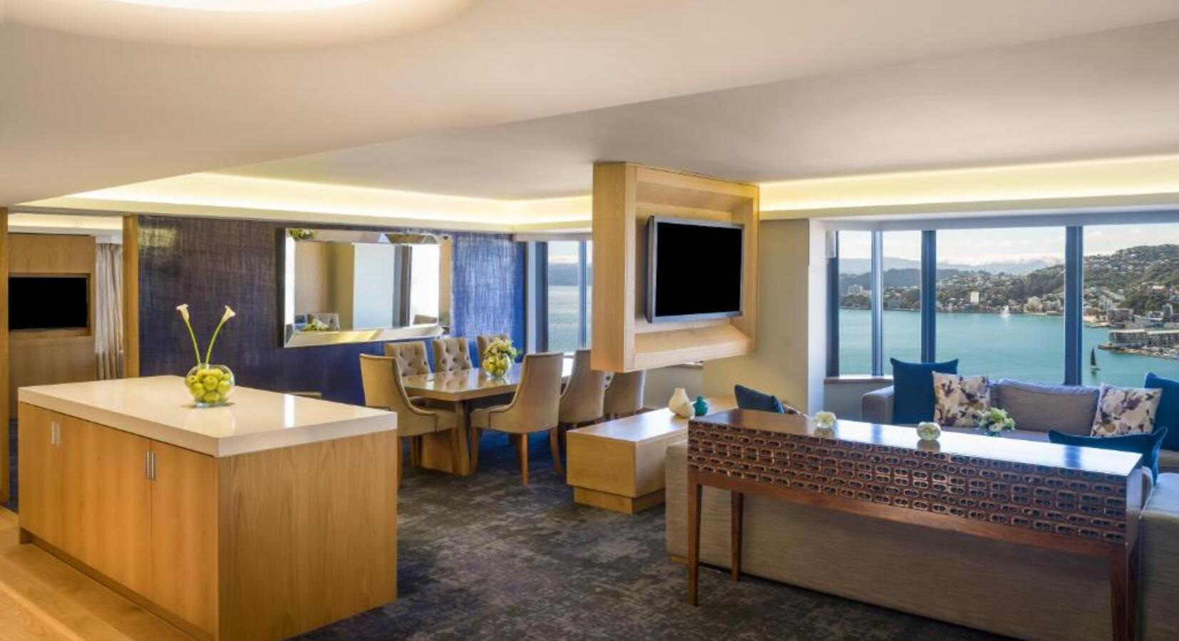 Suite with Private Dining