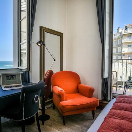 Guestroom with balcony