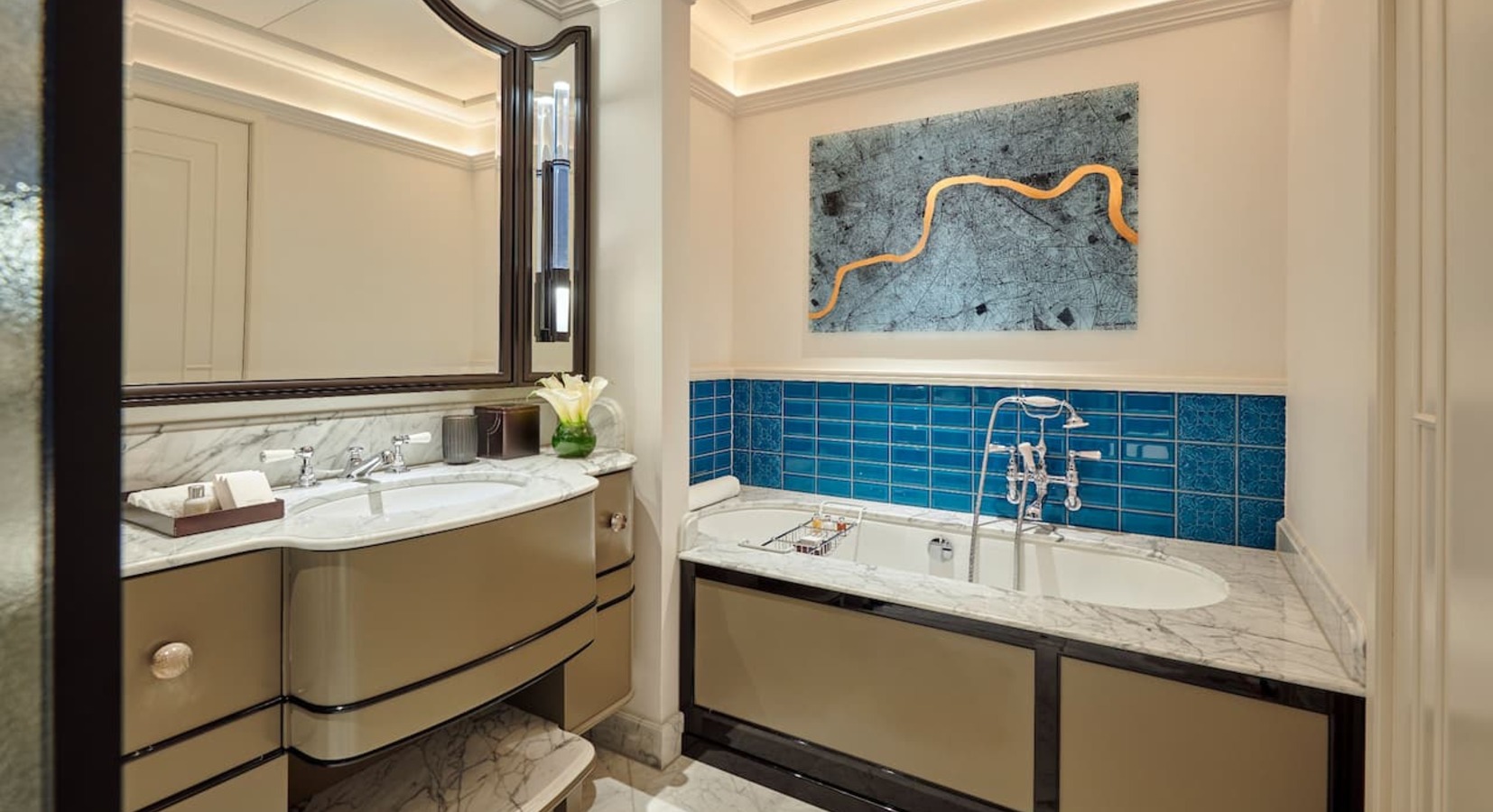 Suite Bathroom