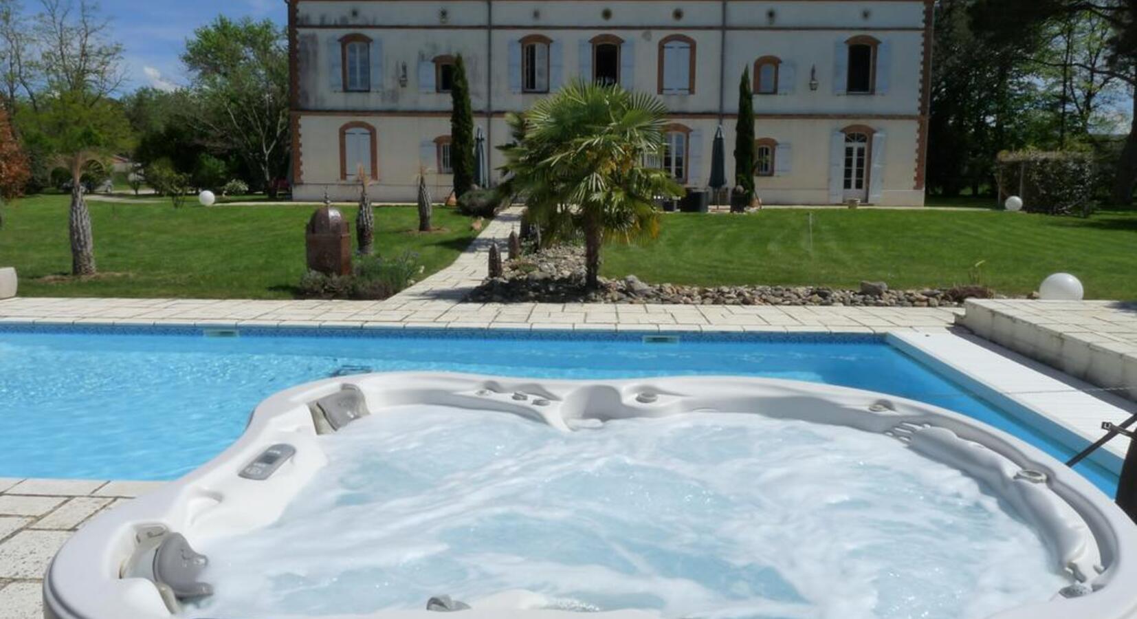 Pool and jacuzzi