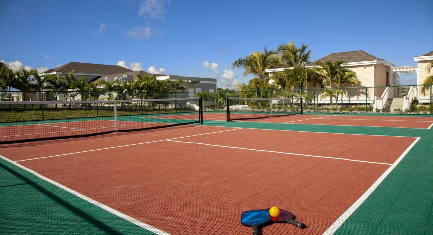 Hotel tennis courts