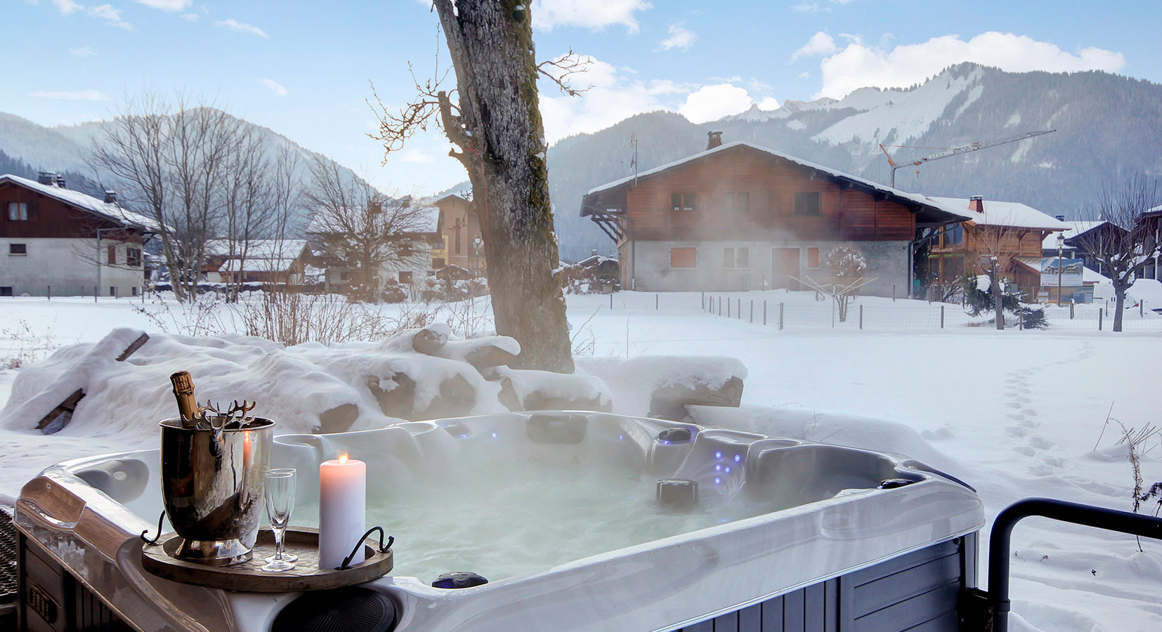 La Petite Ferme Hot Tub