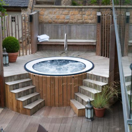 7 of the Best Yorkshire Hotels with Hot Tubs