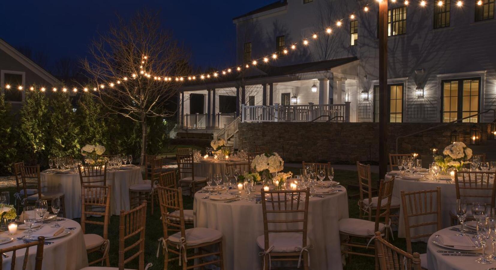 Hotel al fresco dining