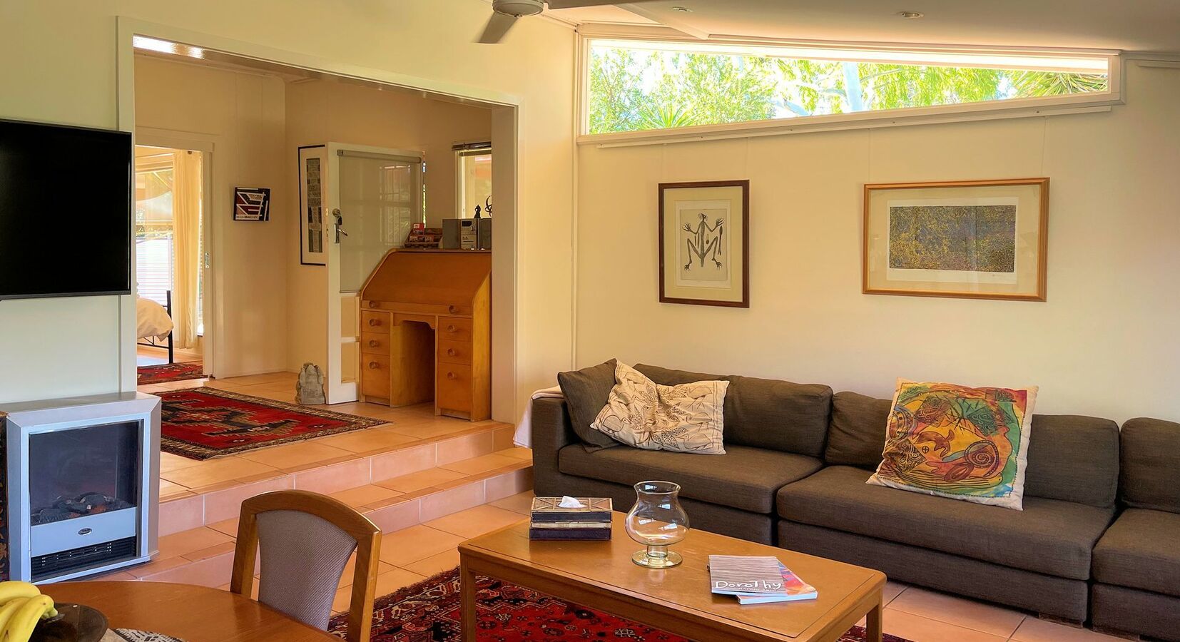 Pond Apartment - Sitting Room 