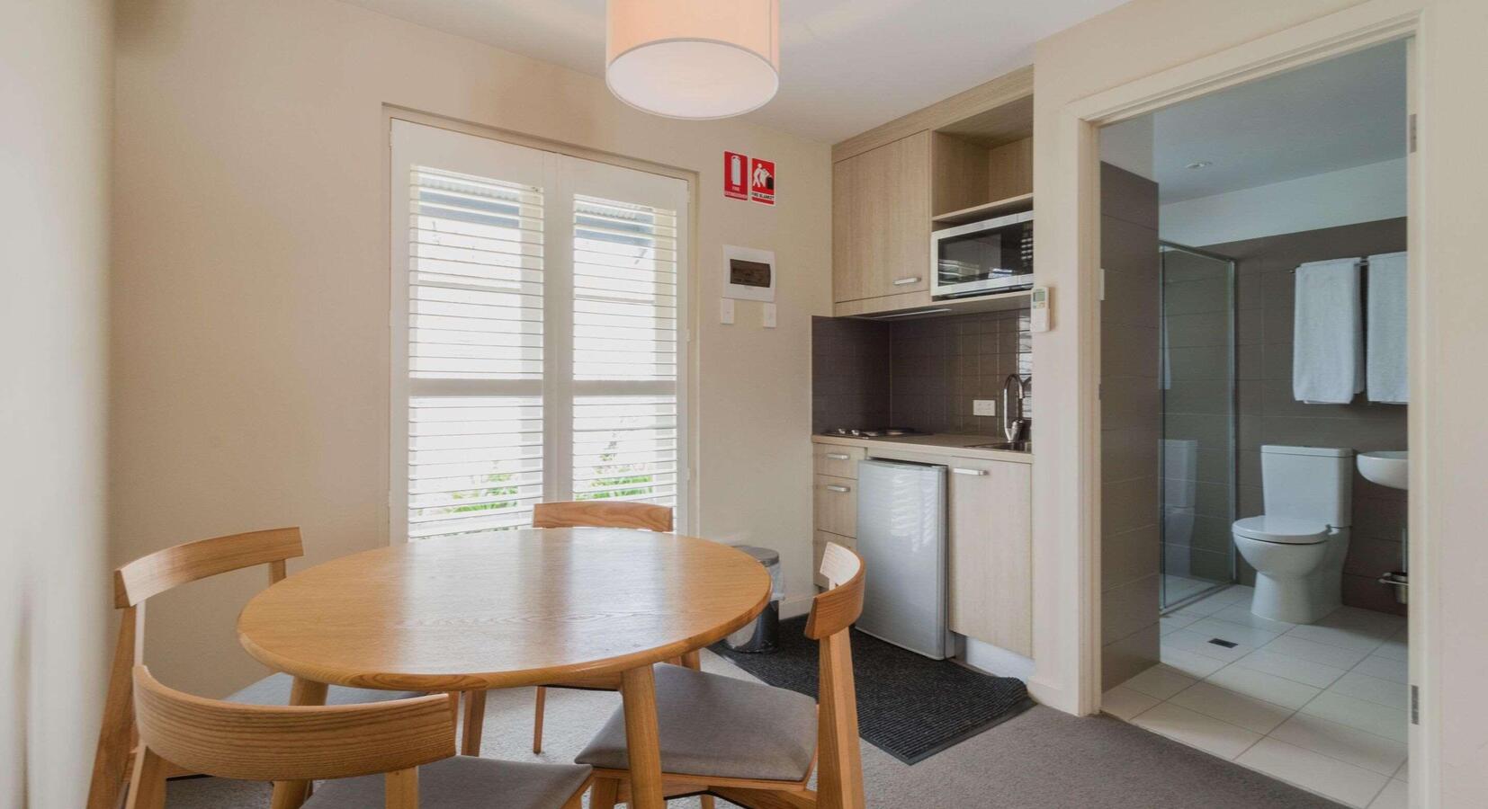 Kitchen with Dining Table