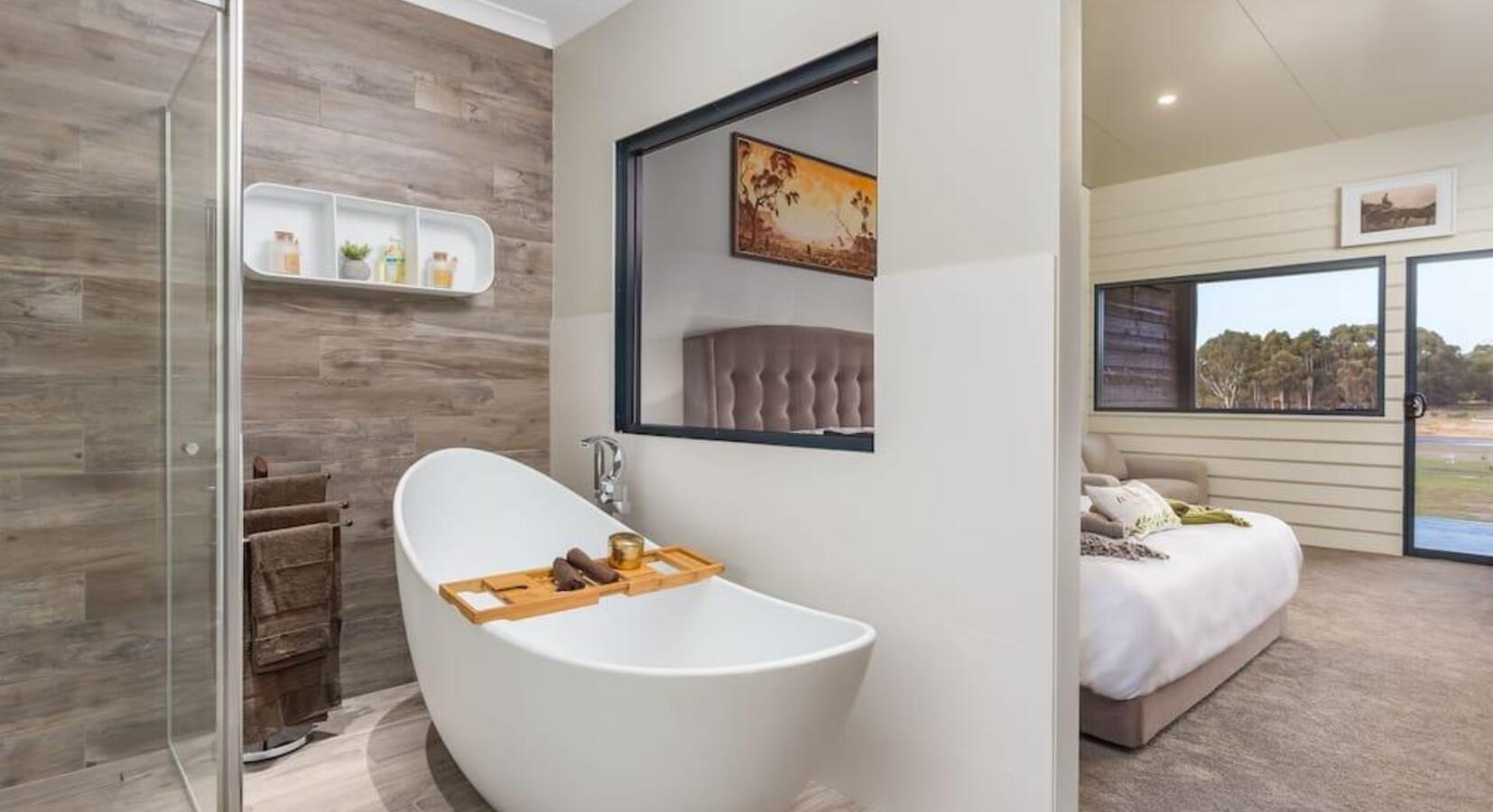 Bathroom with Tub 