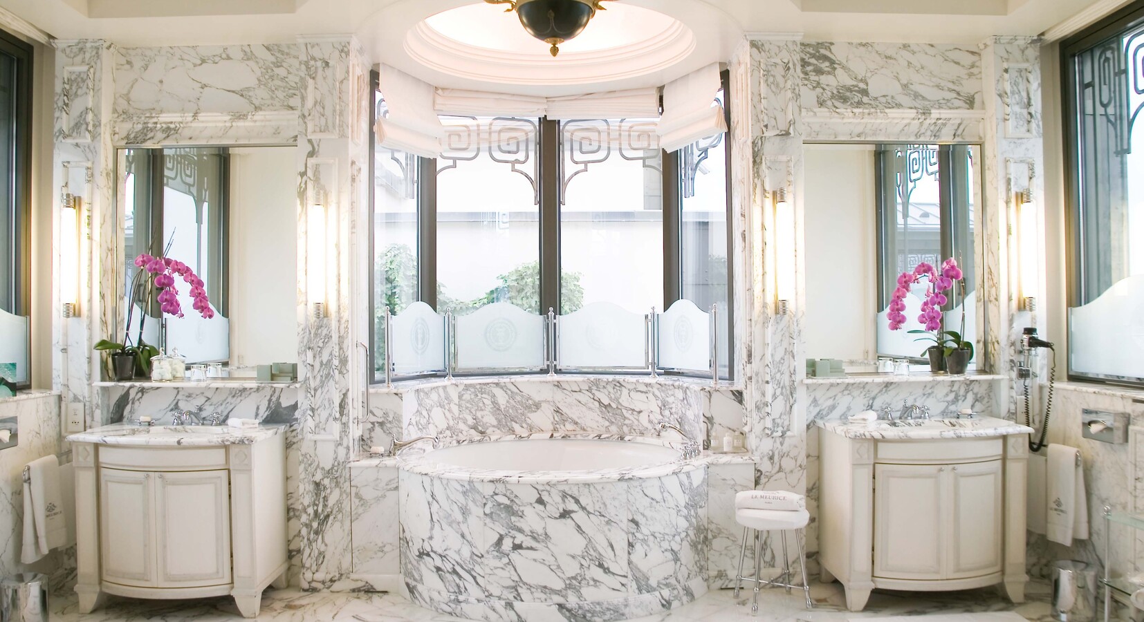 Belle Etoile Suite Bathroom