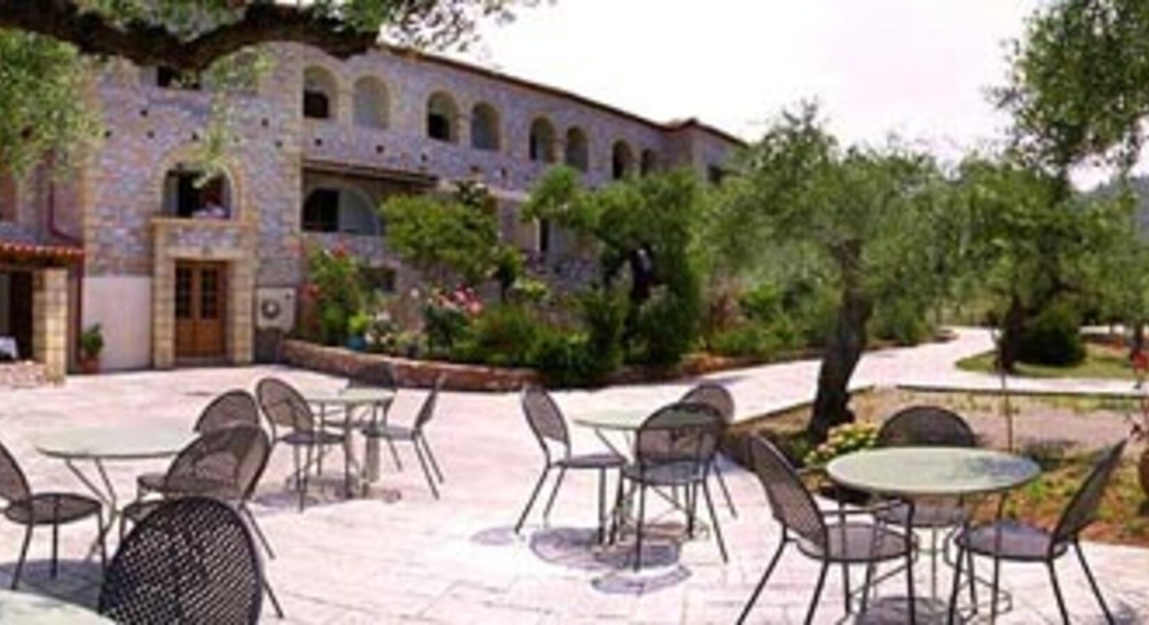 Photo de Kalamitsi Hotel