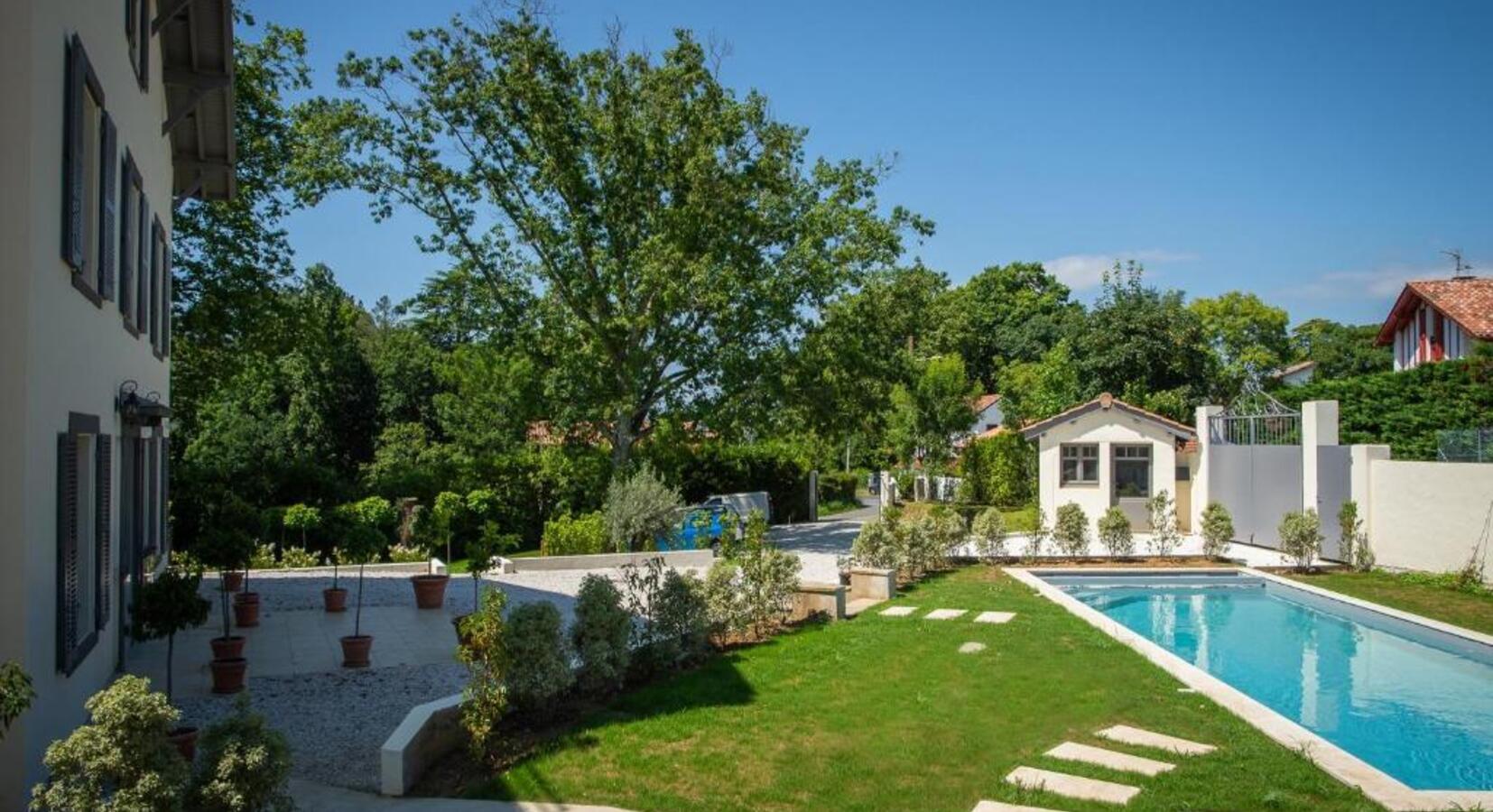 Hotel Exterior with Pool