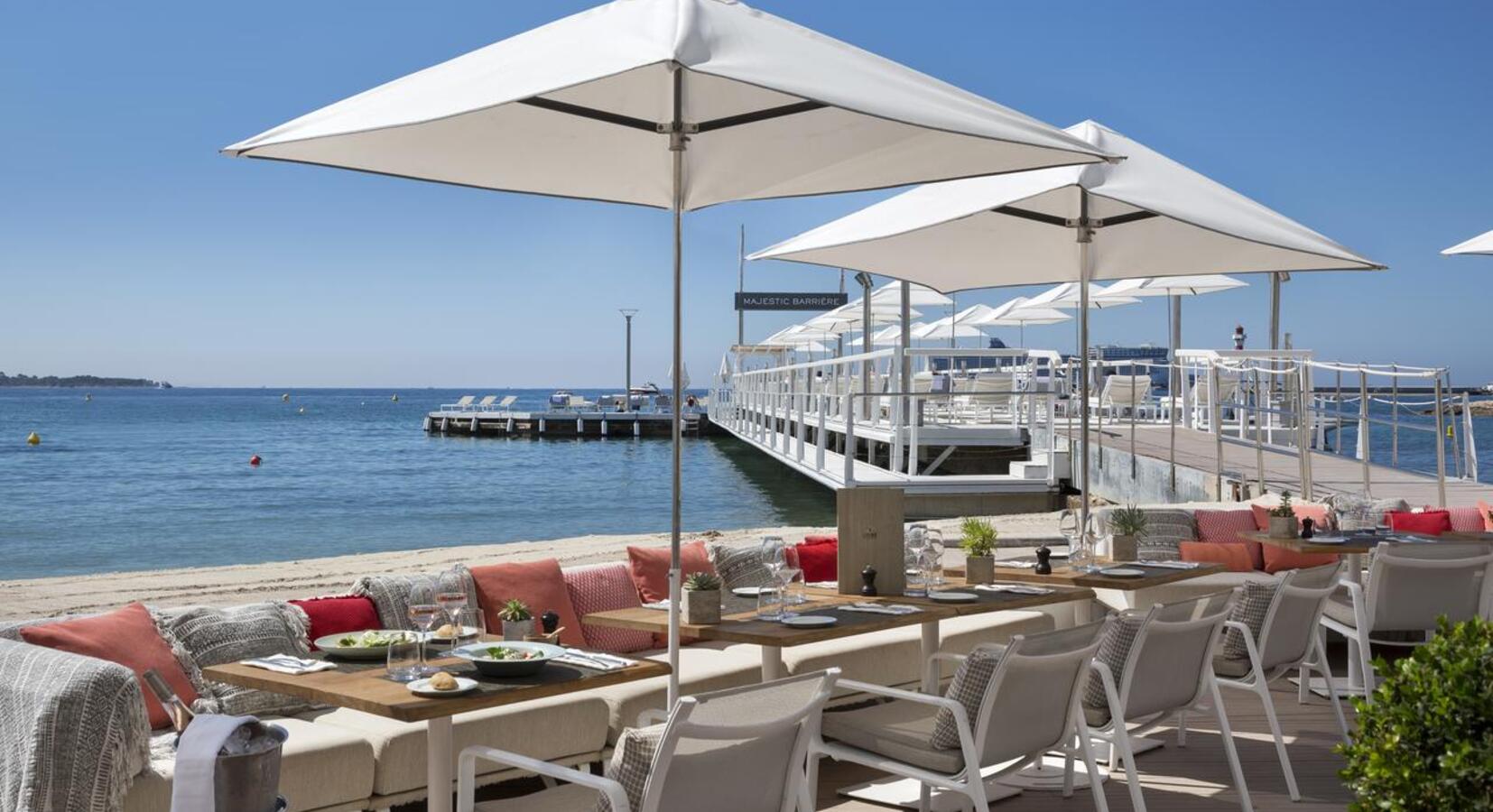 Seafront dining