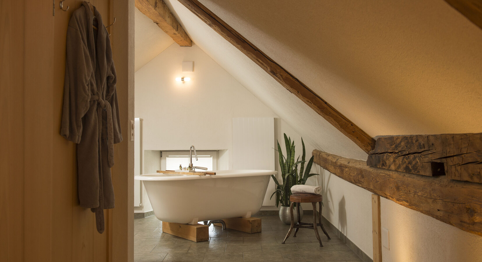 Bath in Deluxe Alpine room