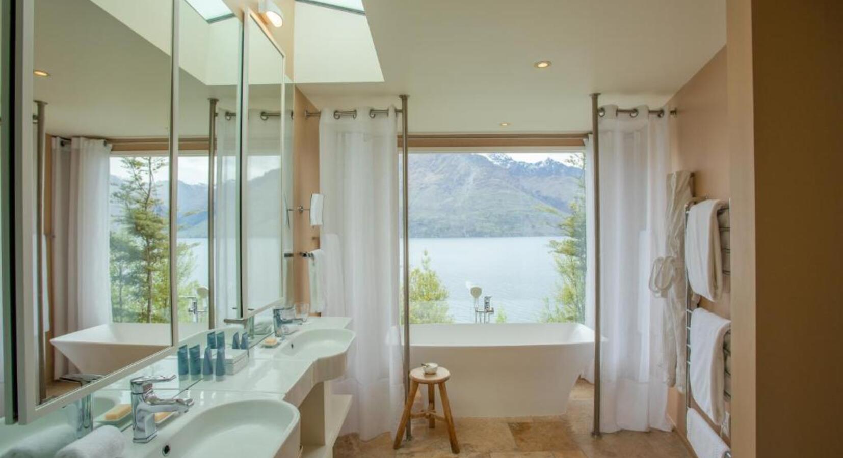 Bathroom with Tub