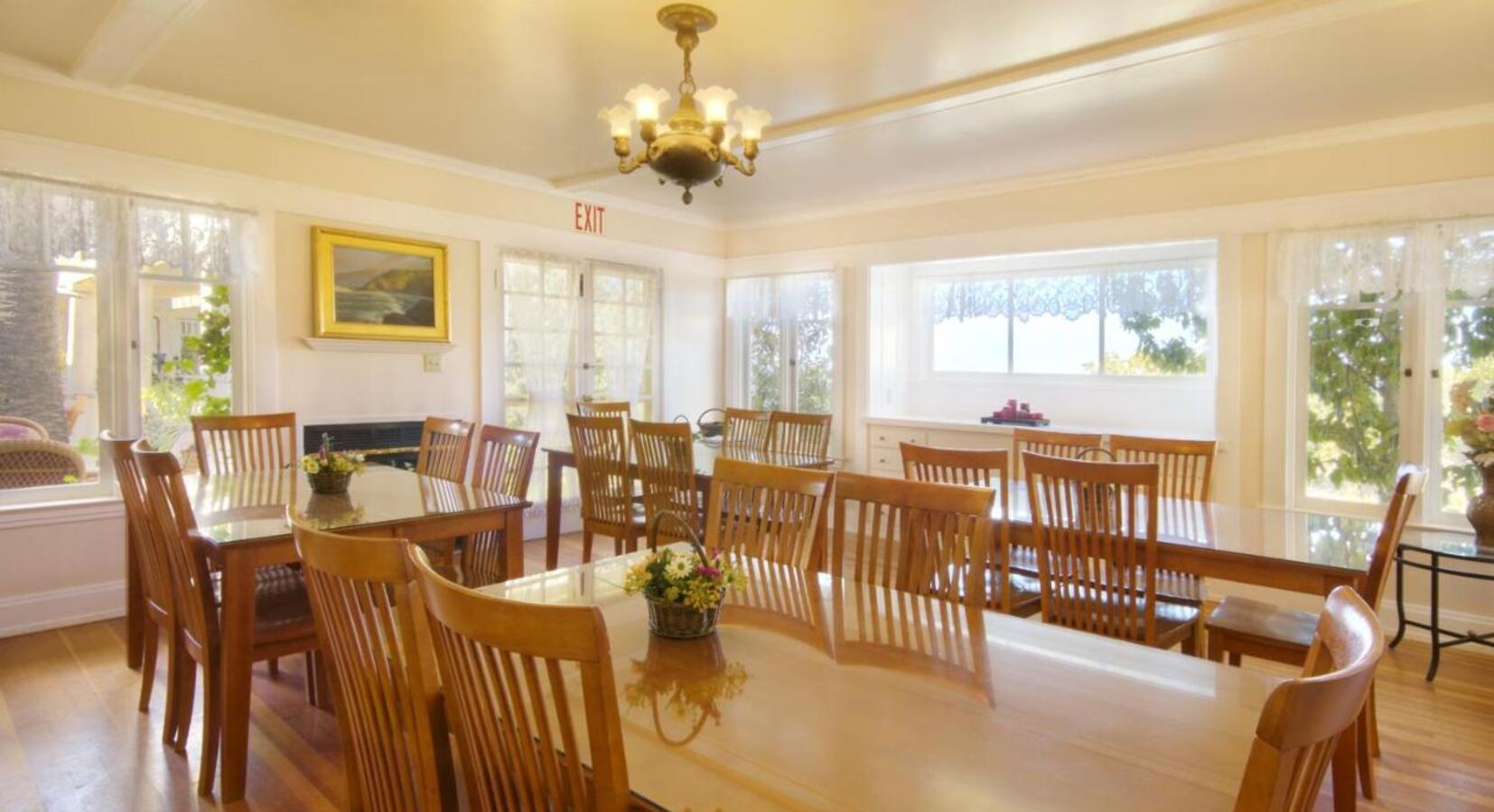 Breakfast Room