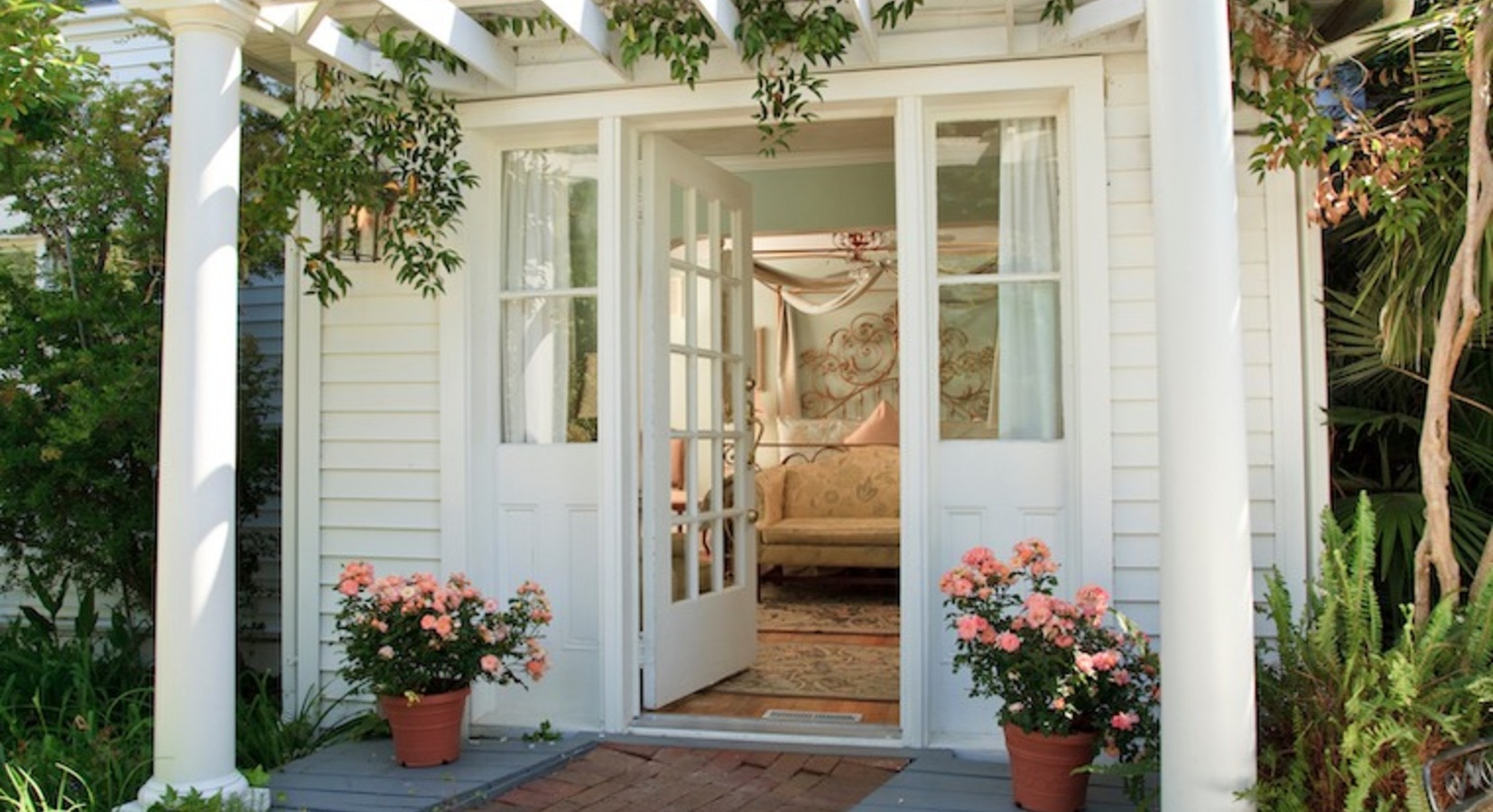 Guestroom entrance