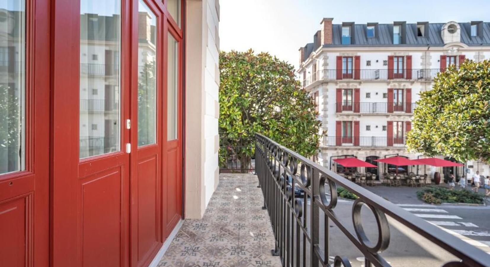 Apartment with Balcony