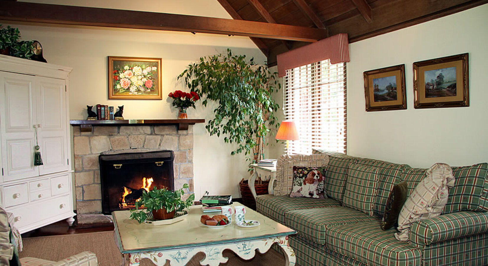 Robin Hood Cottage Sitting Room Interior