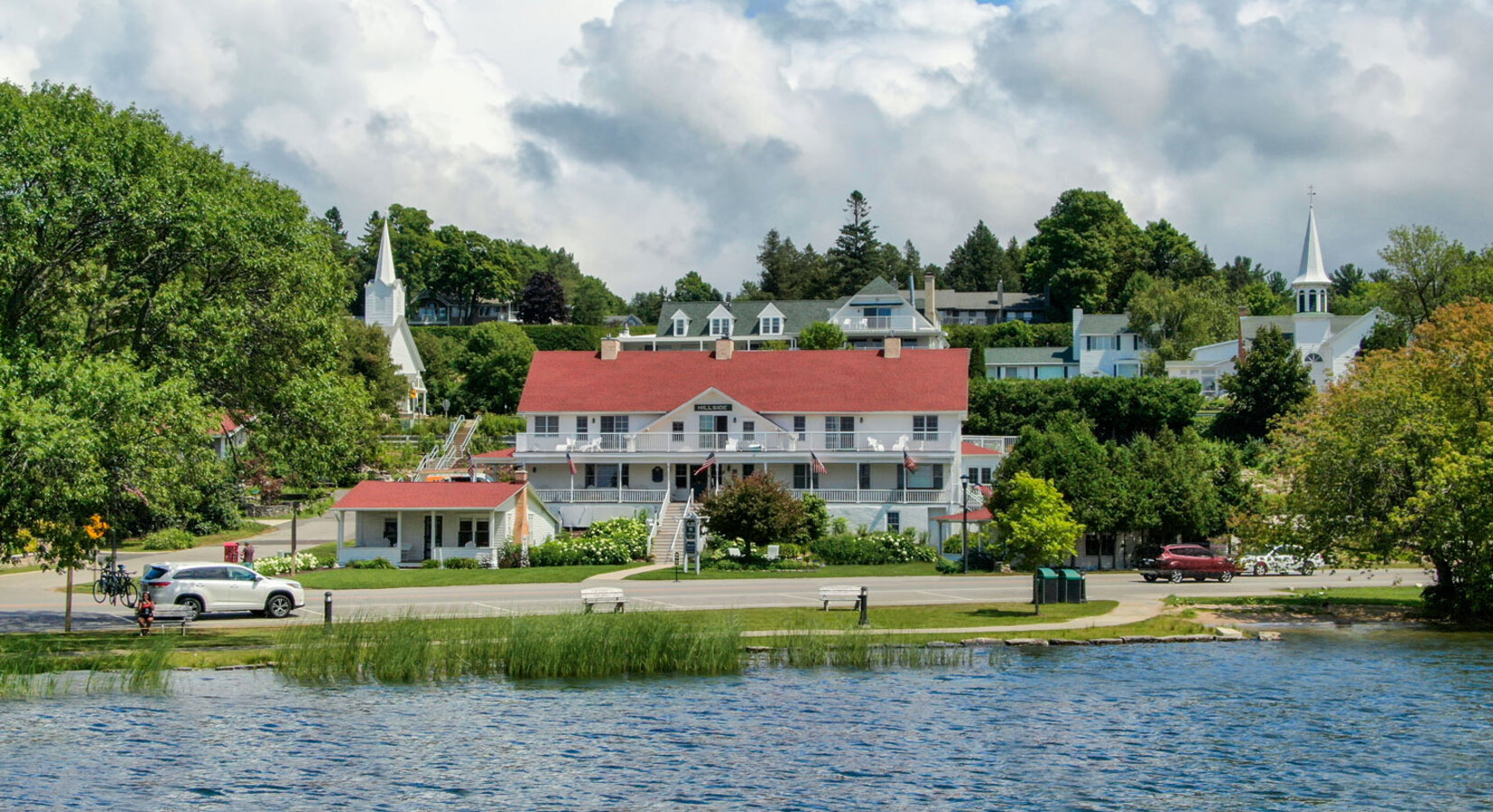 Photo of Hillside Waterfront Hotel