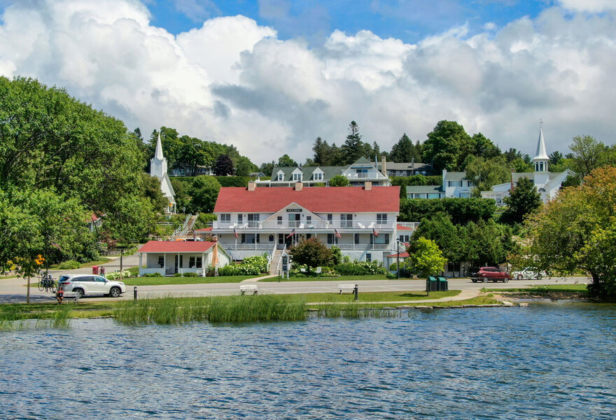 Hillside Waterfront Hotel