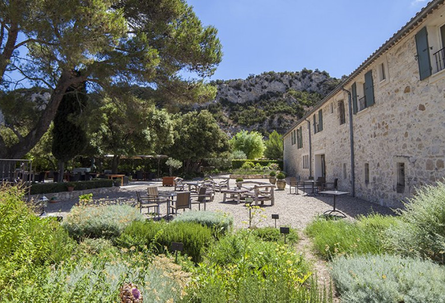 Entre Vigne et Garrigue