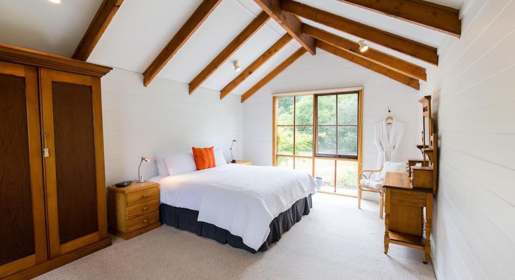 The Barn - Bedroom 