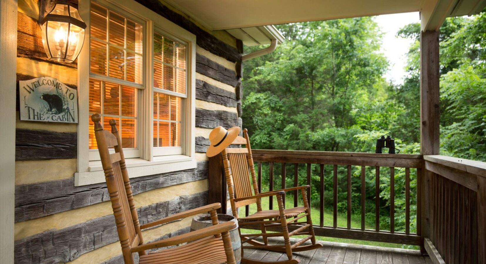 Cabin by the Pond Verandah