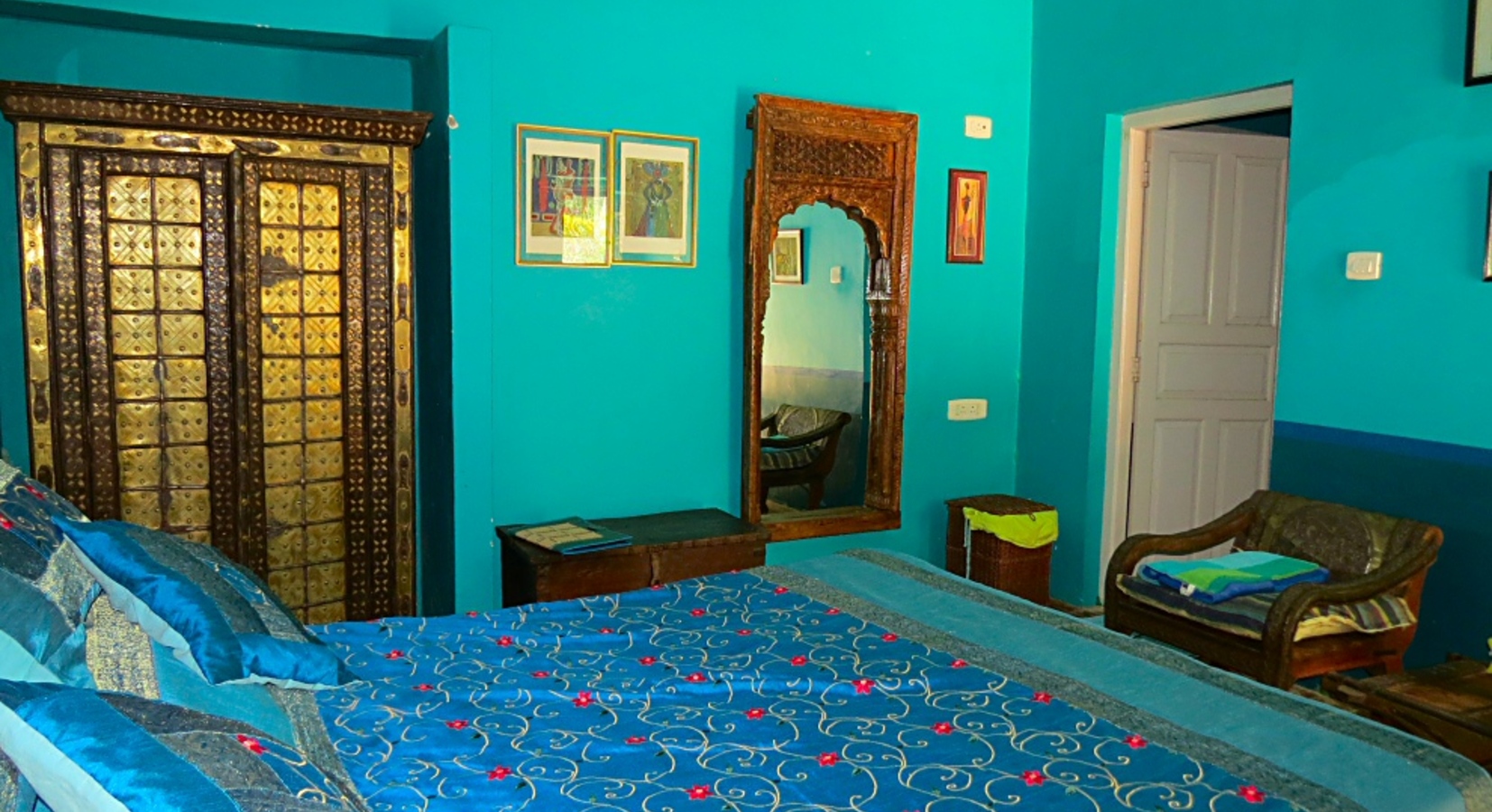 Turquoise room