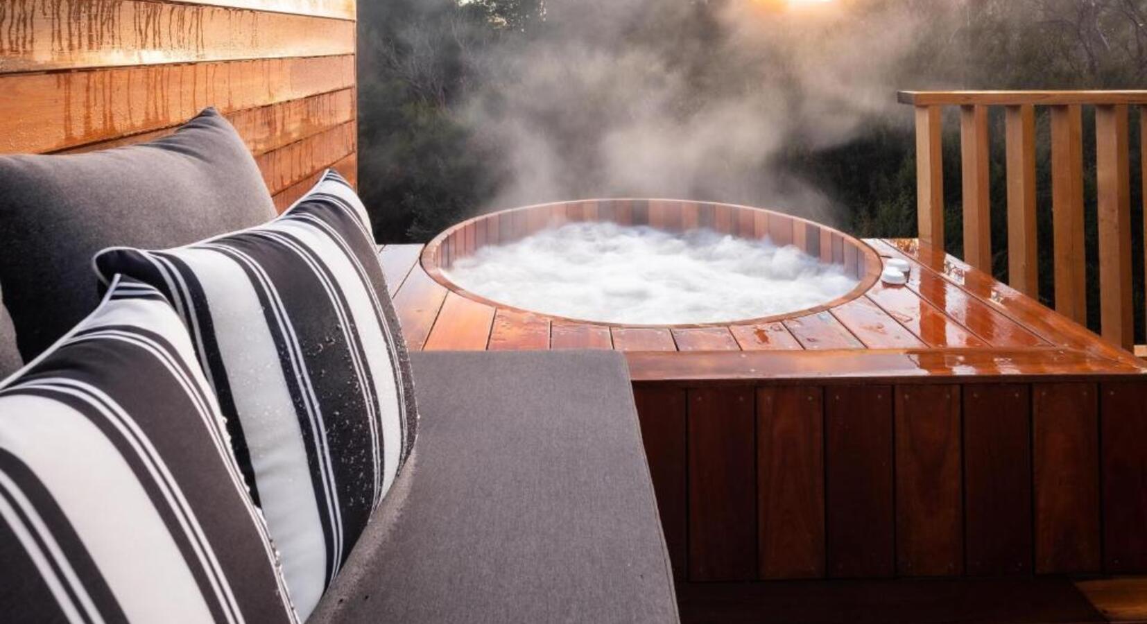 Bubbling Hot Tub 