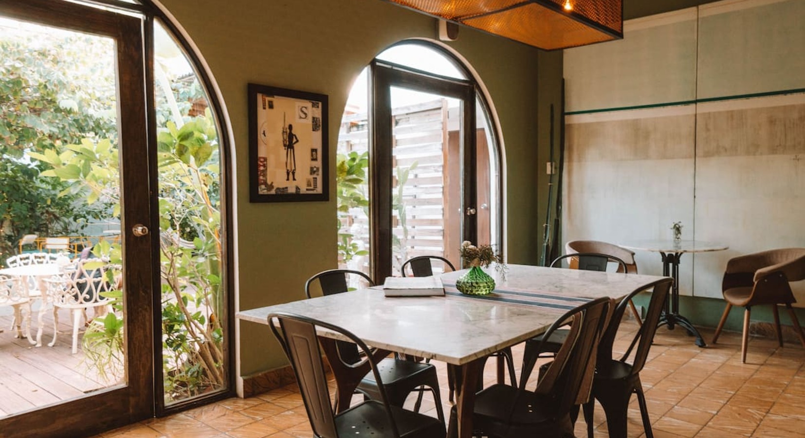 Breakfast room and terrace