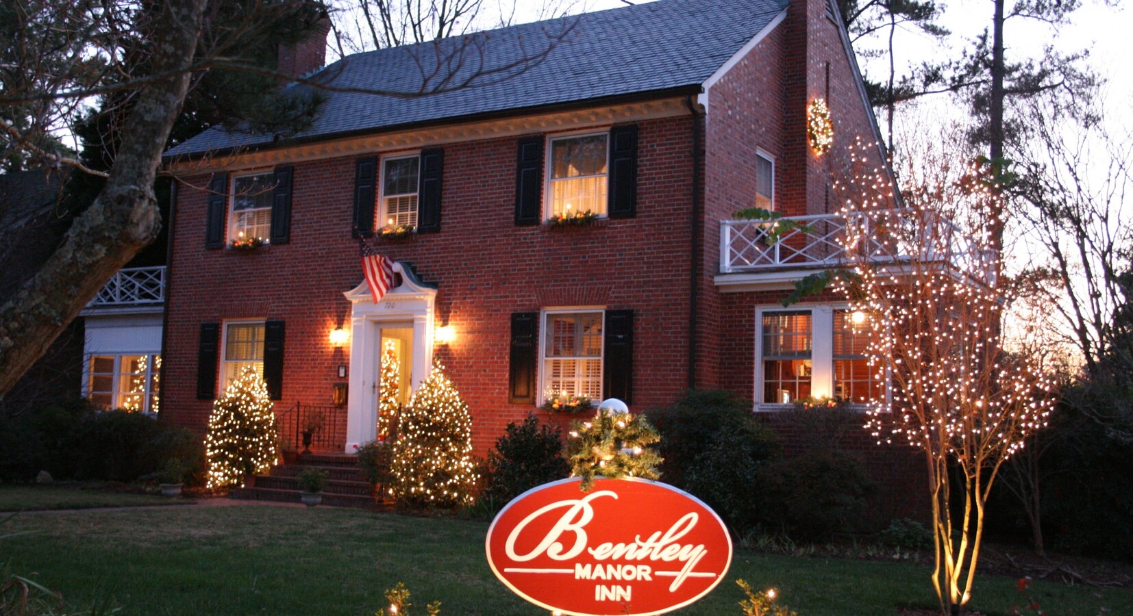 Photo of Bentley Manor Inn 