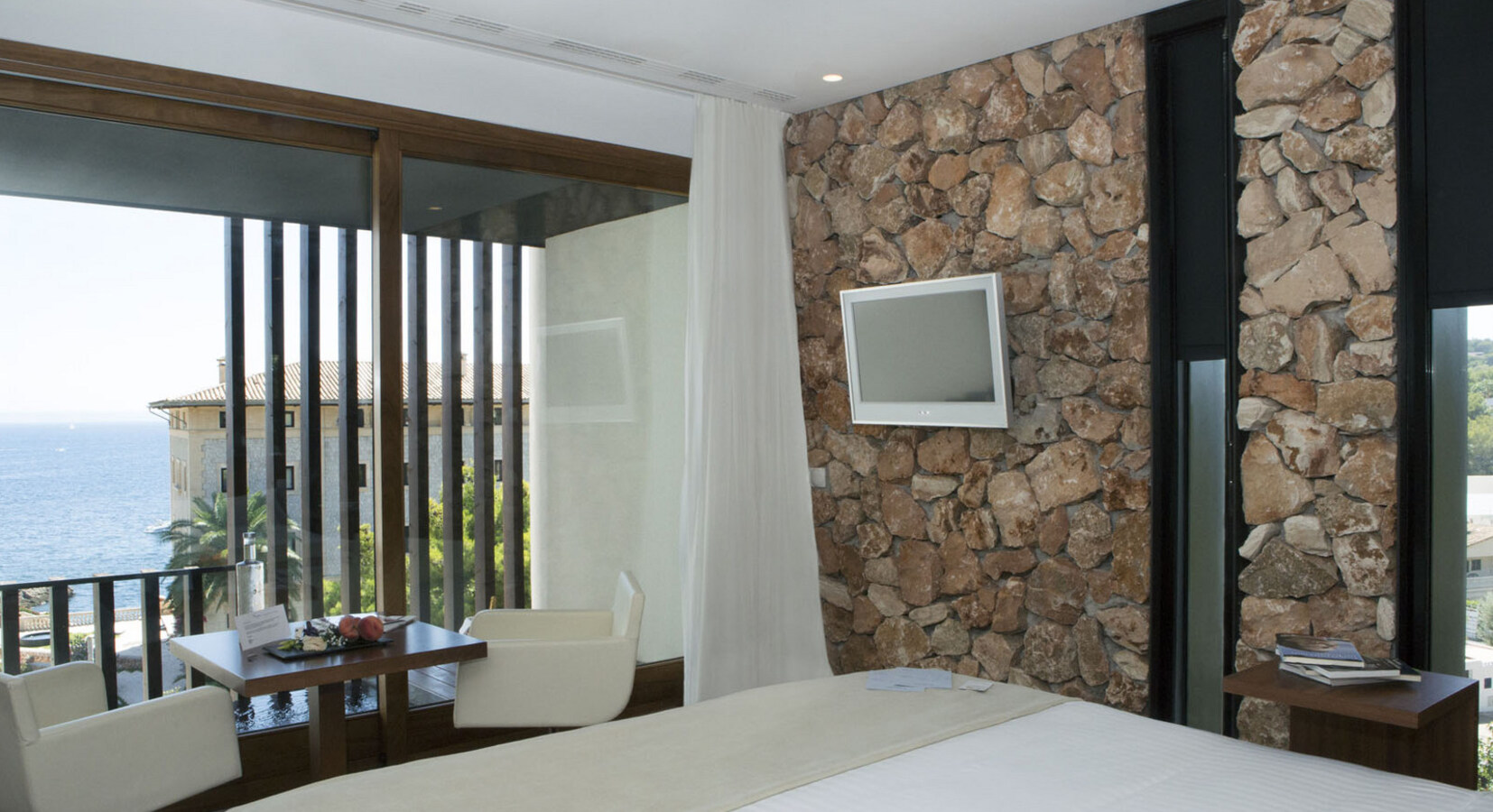 Natura deluxe room with zen pool