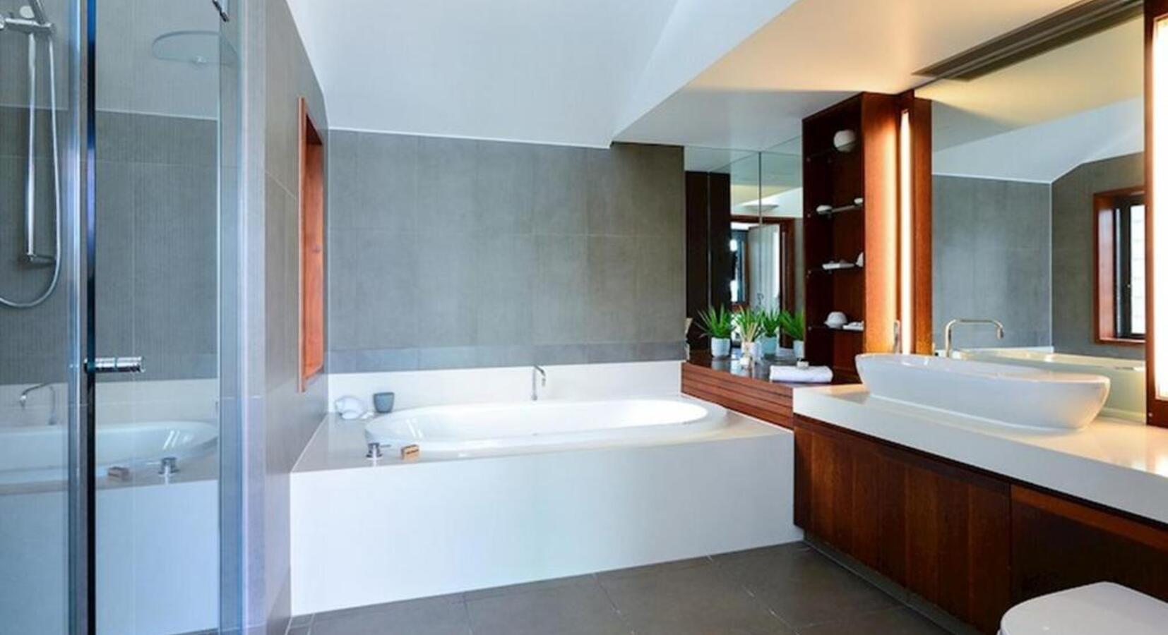 Modern Bathroom 