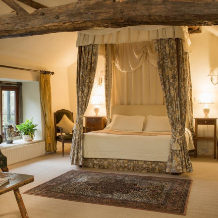 10 Luxury Romantic Hotels in the Peak District 