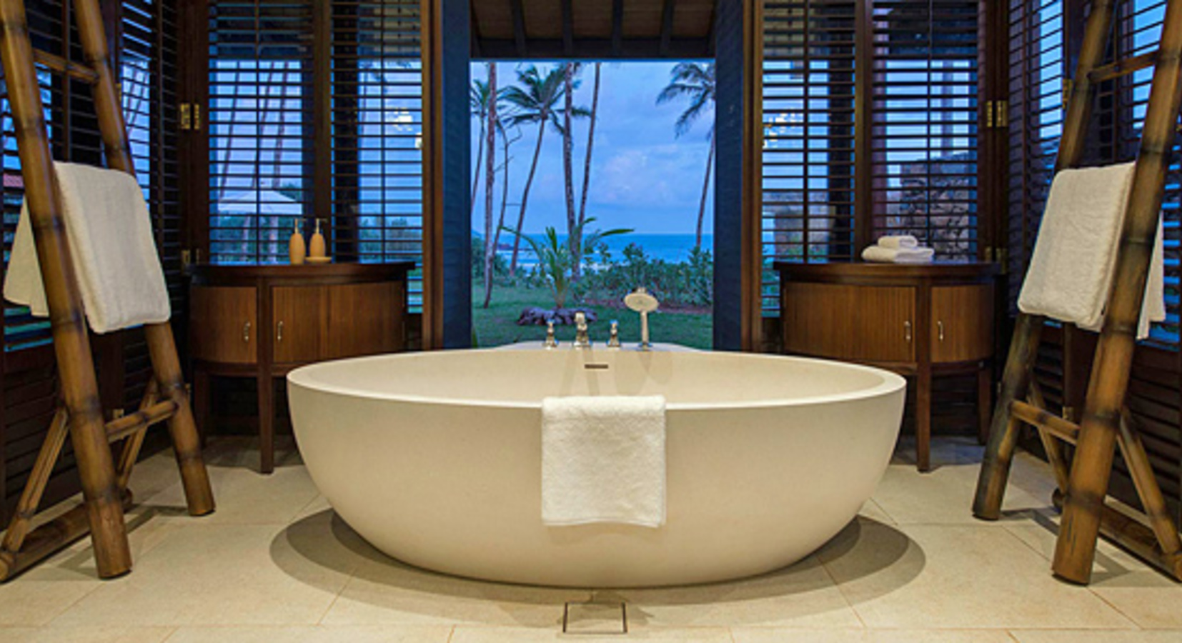 Premier Ocean Residence Bathroom