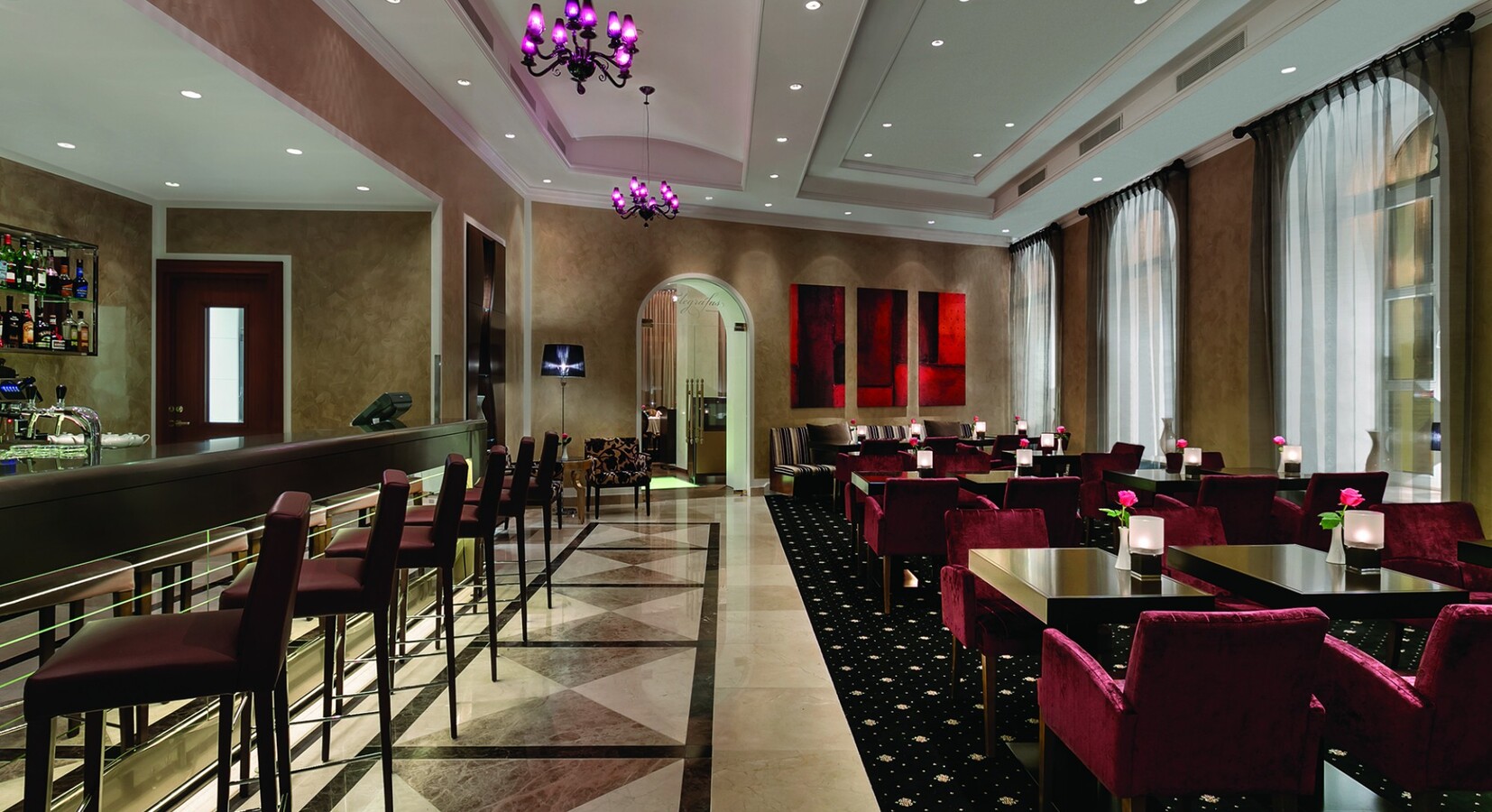 The elegant Kempinski bar