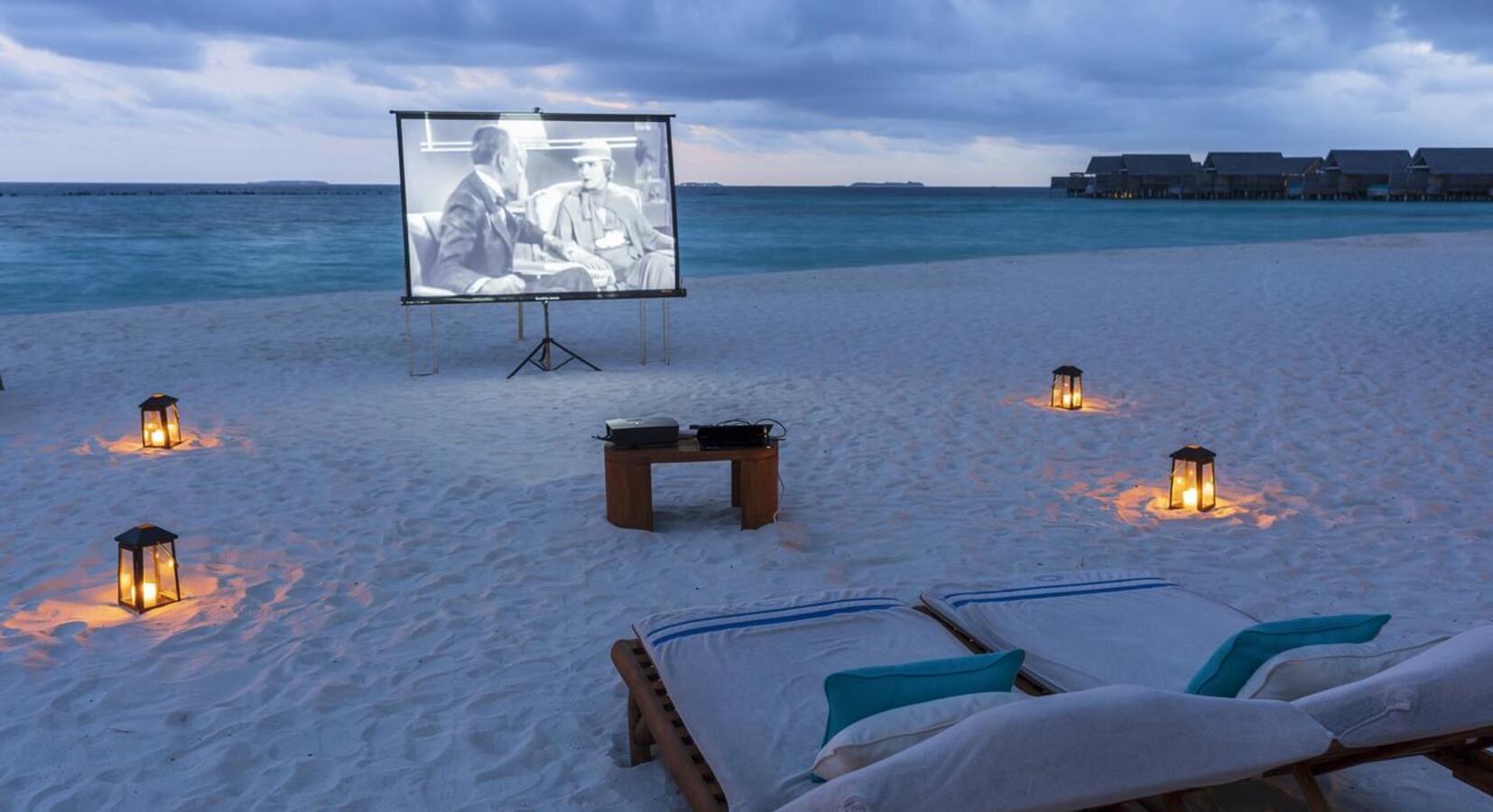 Cinema on the sandbank