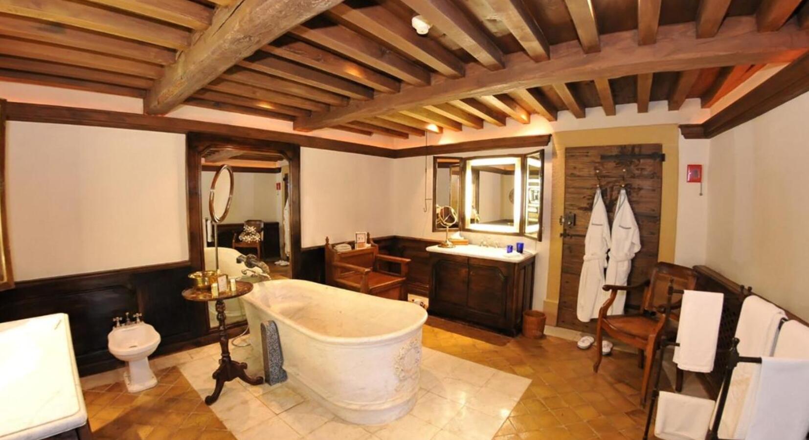 Chateau Suite Bathroom