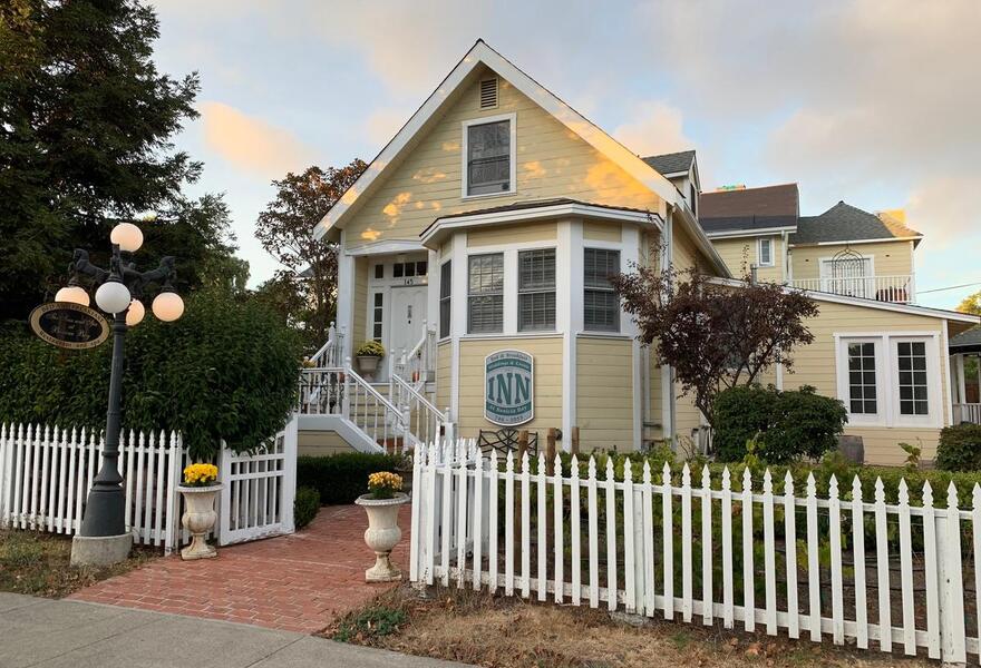 The Inn at Benicia Bay