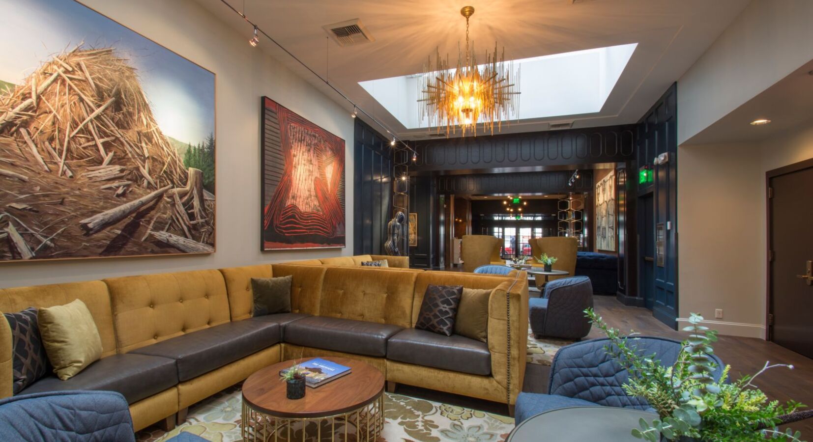 Lobby/Lounge