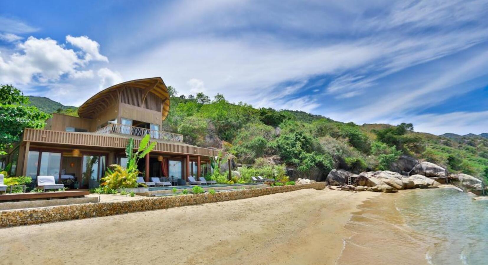 Two-Bedroom Beachfront Pool Villa