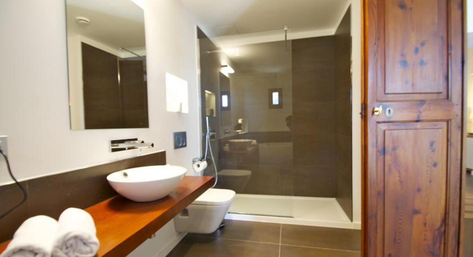 Junior Suite Bathroom