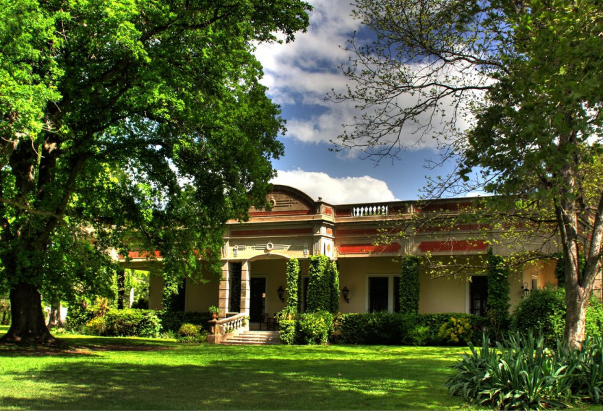 Estancia El Ombu