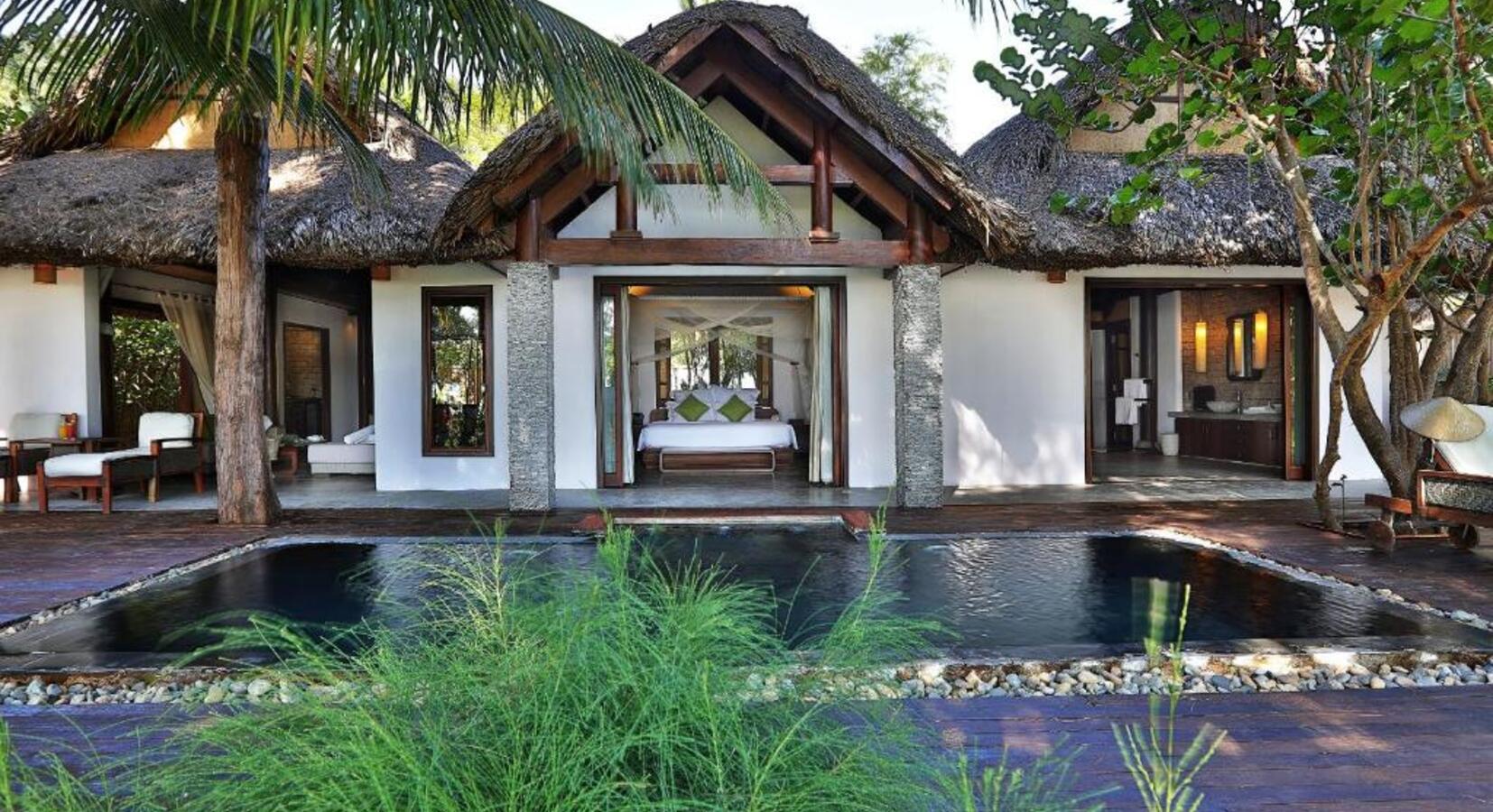 Lagoon Pool Villa