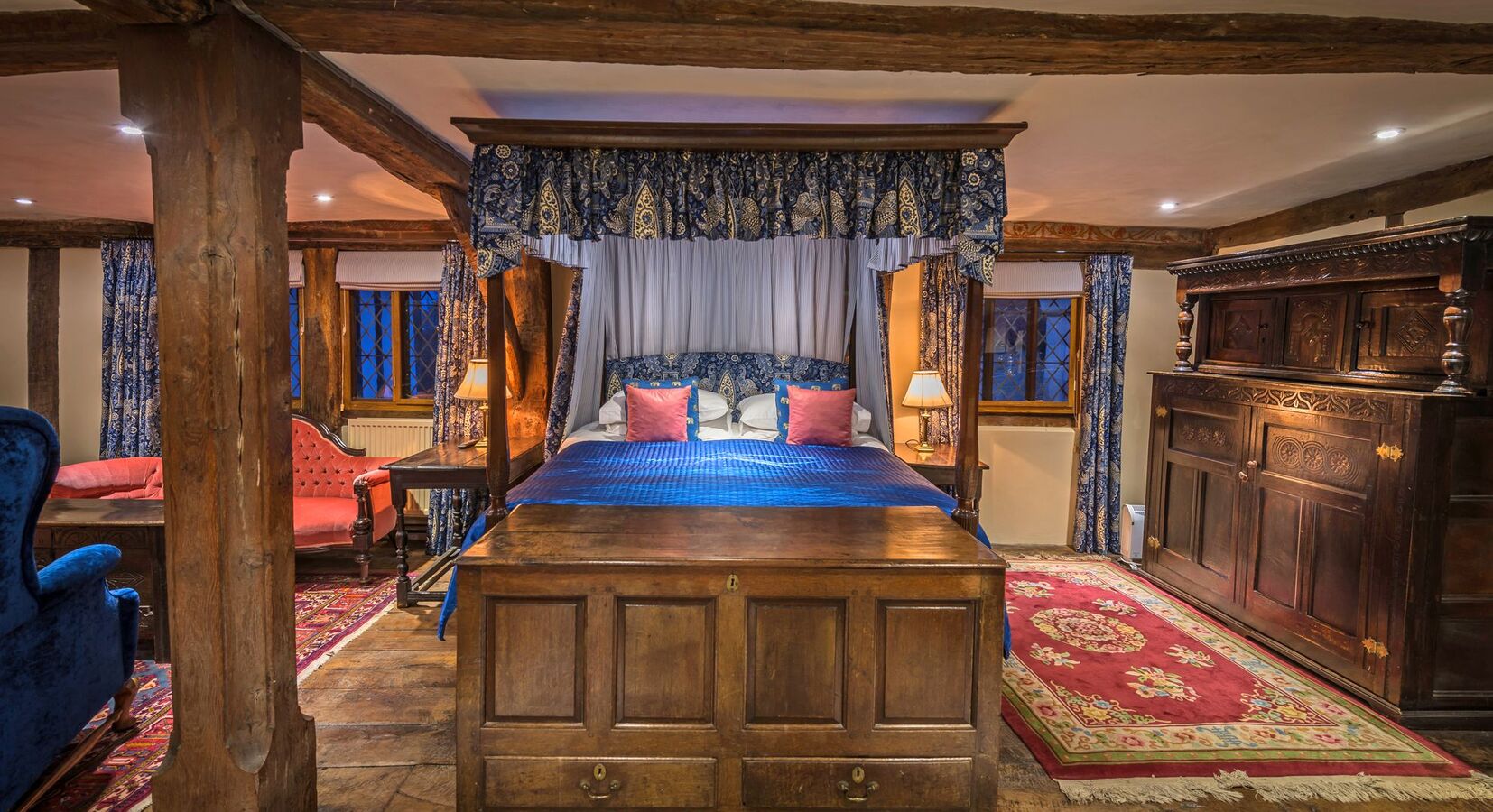 Four Poster Room