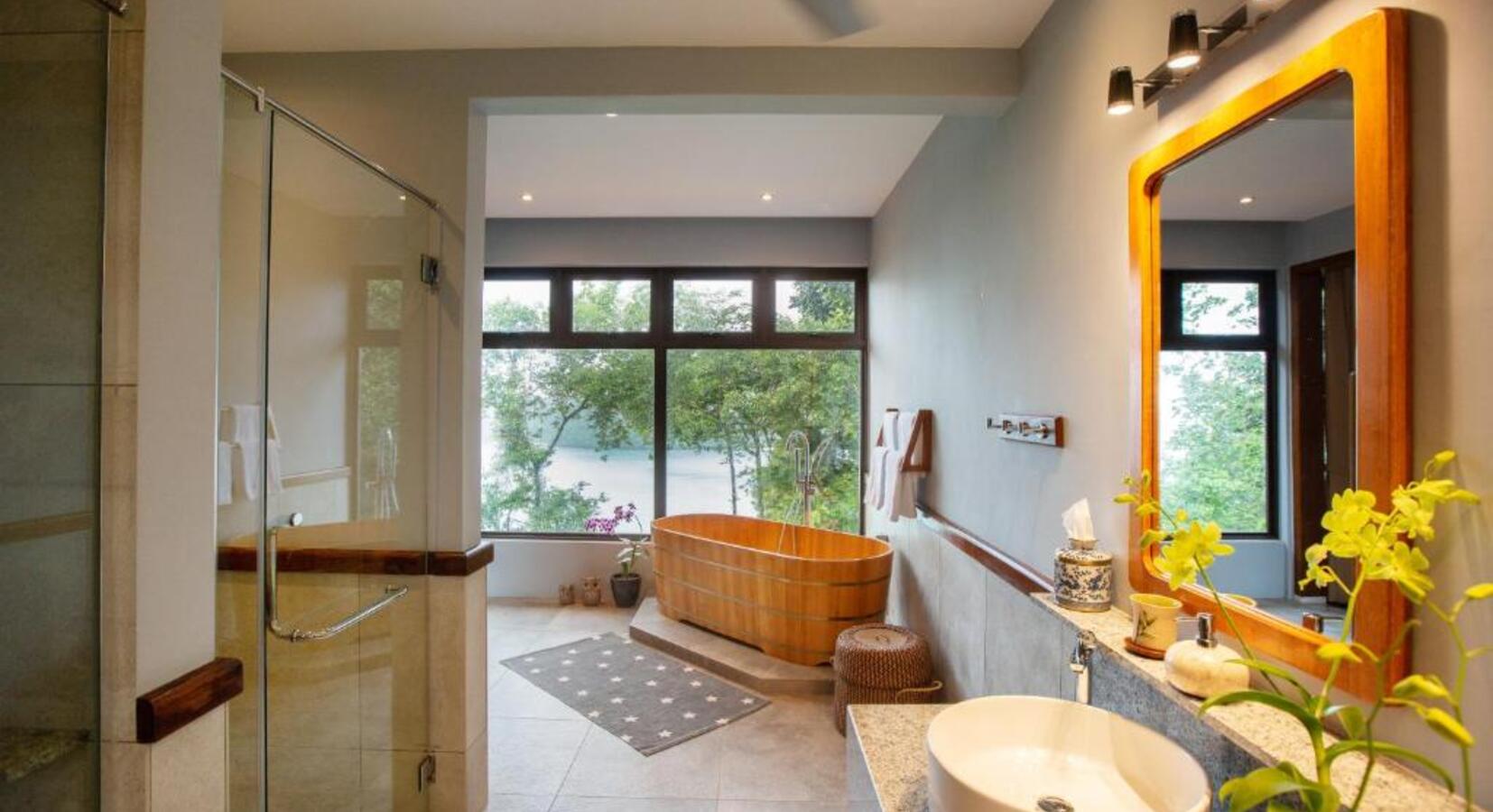 Bathroom with Tub