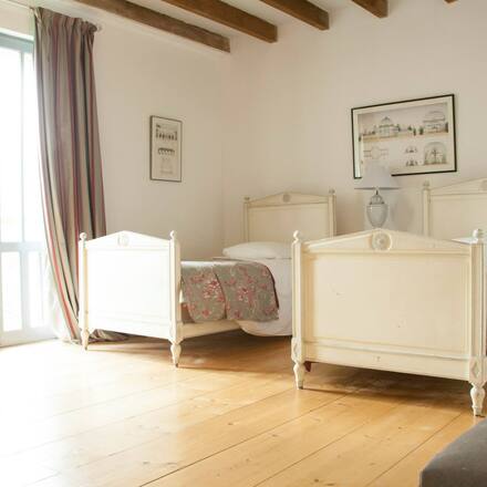 Honey House -(La Miellerie Cote Jardin) Gite bedroom